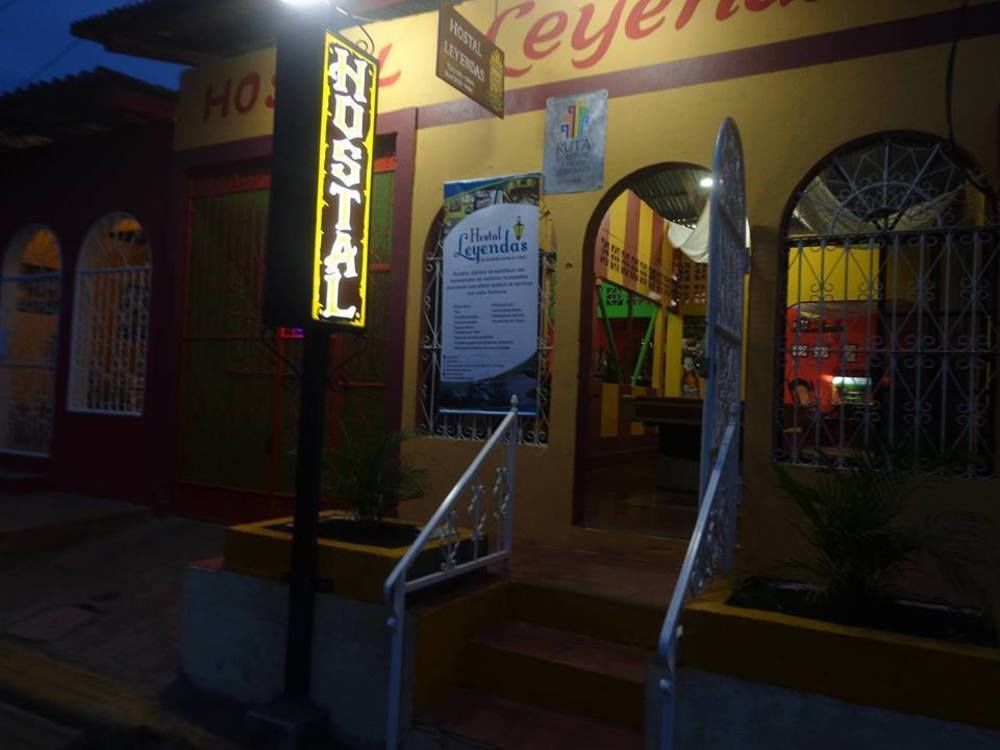 Hostal Leyendas Леон Экстерьер фото