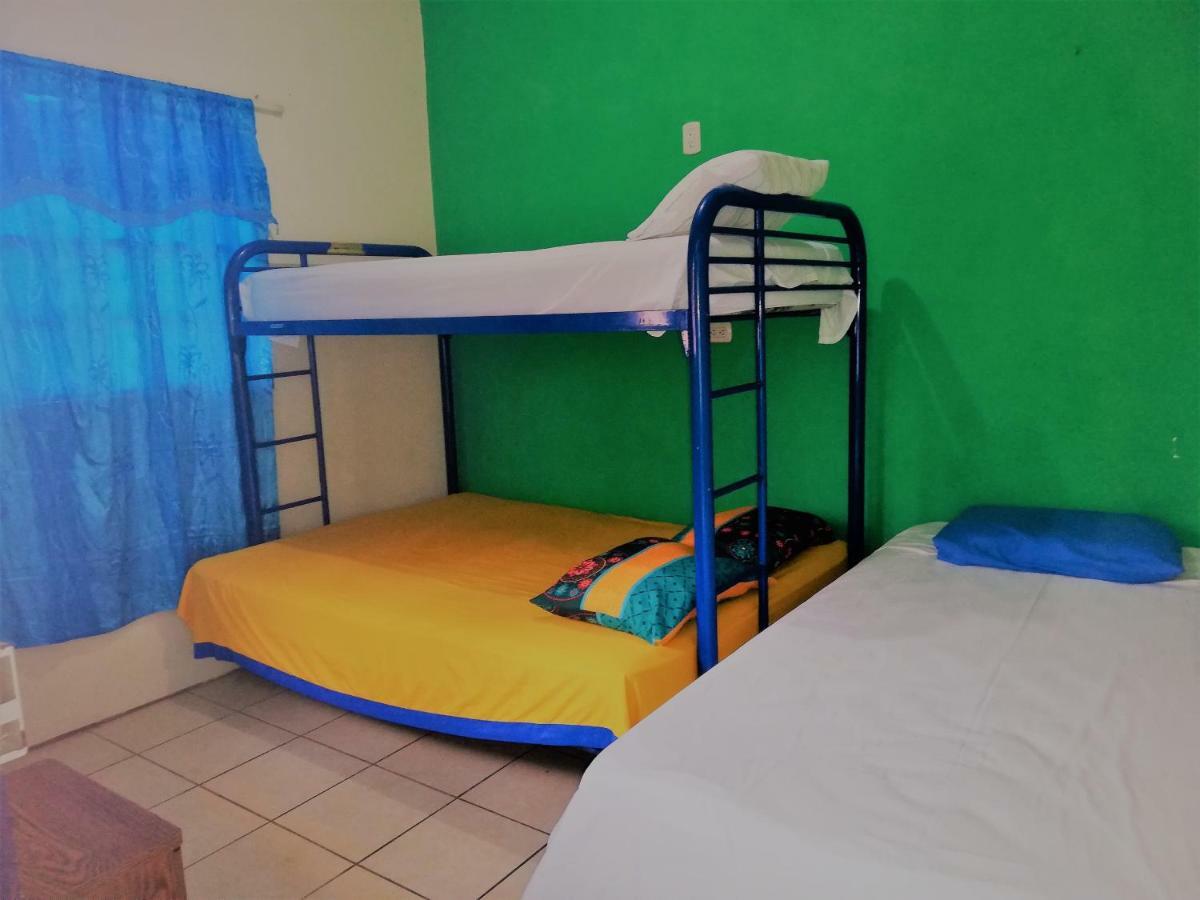Hostal Leyendas Леон Экстерьер фото