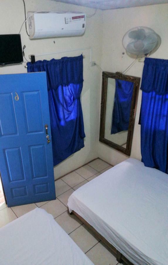 Hostal Leyendas Леон Экстерьер фото